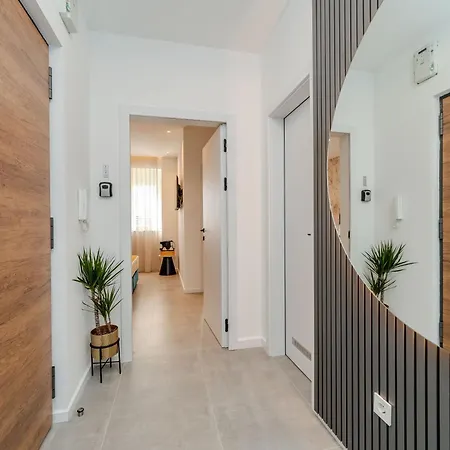 Kolovare Luxury * זאדאר